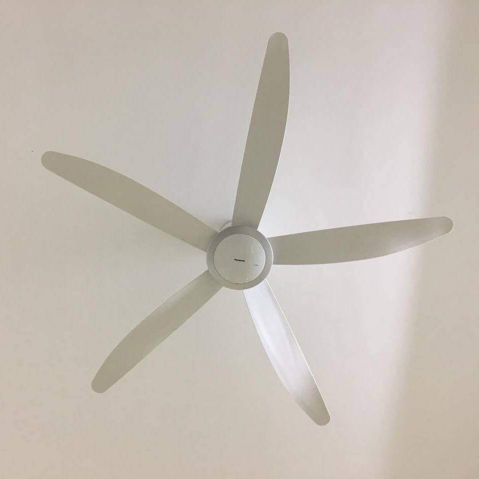 Quạt trần 5 cánh Panasonic F-60TDN có remote